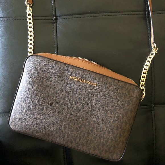 Michael Kors Jet Set Crossbody - Picture 1 of 2